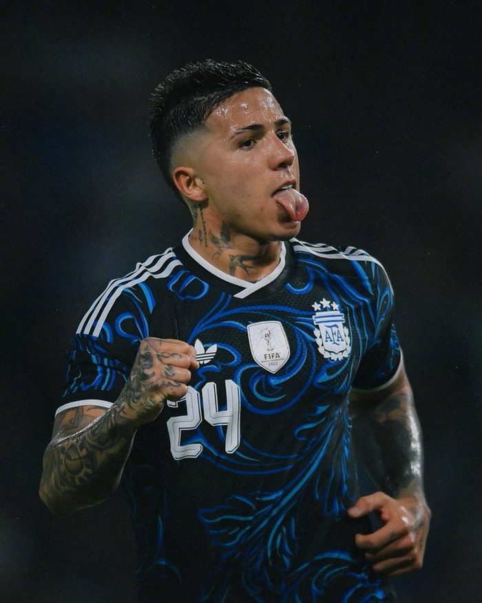 恩佐破门帕尔默建功 国家队球员闪耀国际赛场