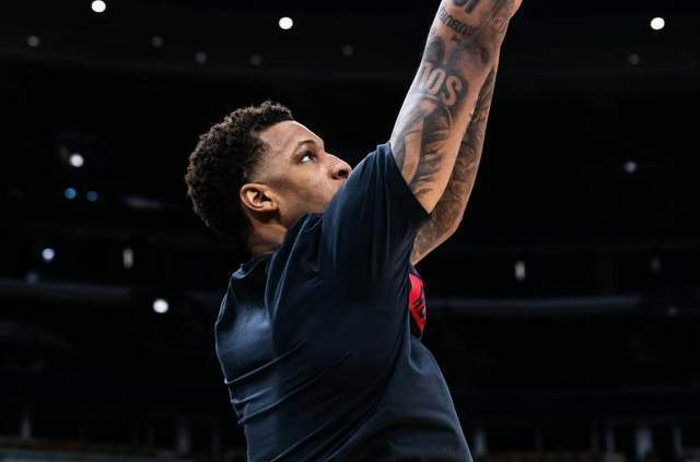 火箭锋线双核三分失准 阵容短板暴露季后赛隐患