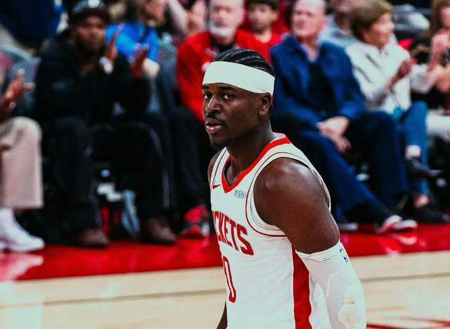 火箭锋线双核三分失准 阵容短板暴露季后赛隐患