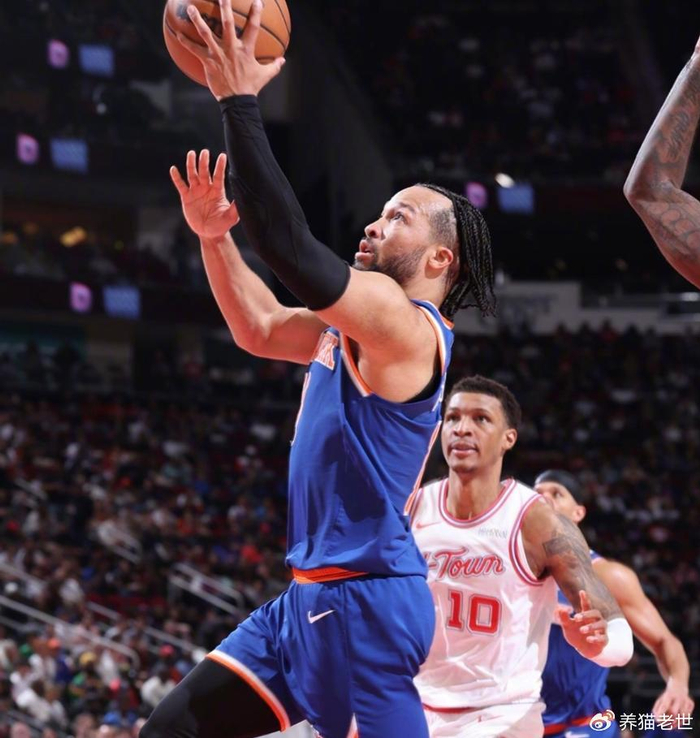 杜兰特爆发率队大胜尼克斯 火箭三连胜冲击西部